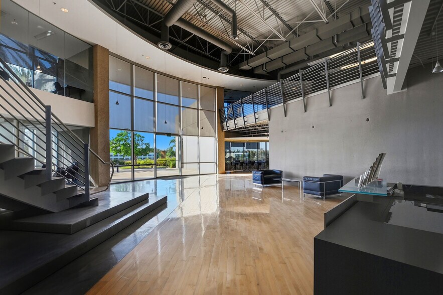 More Photos Of 1675 Faraday Ave, Carlsbad Warehouse For Sale