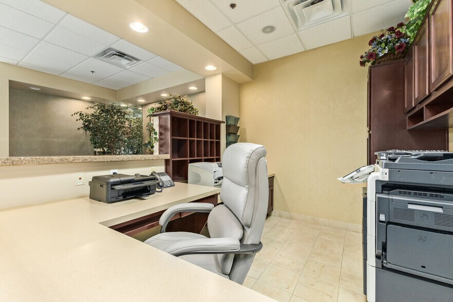 More Photos Of 2033 E Warner Rd, Tempe Office For Sale