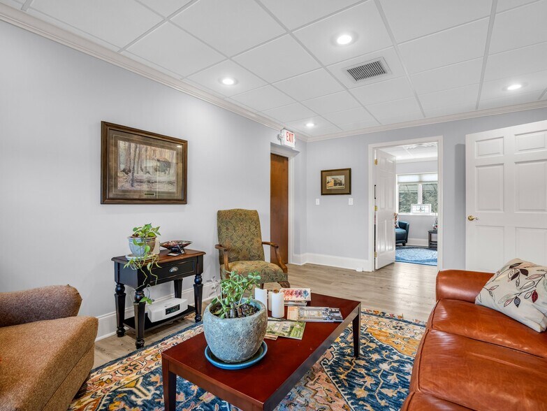 More Photos Of 1612 Asheville Hwy, Hendersonville Office For Sale