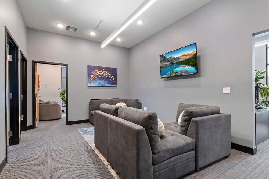 More Photos Of 10412 S 1055 W, South Jordan Office For Sale
