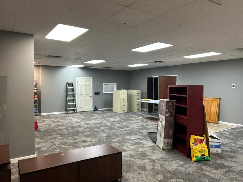 More Photos Of 3844 Dickerson Pike, Nashville Flex For Lease