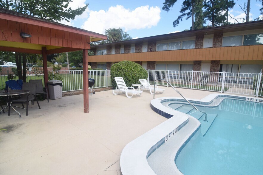 More Photos Of 1217 Park Ave, Orange Park Apartments For Sale