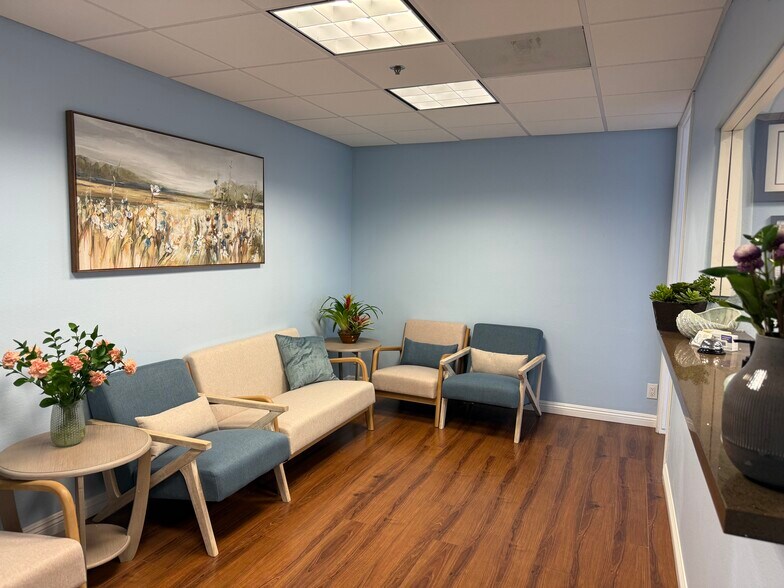 More Photos Of 320 Superior Ave, Newport Beach Medical For Lease