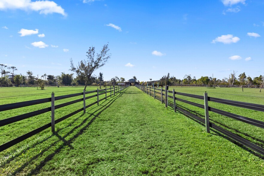 More Photos Of 6050 Stringfellow Rd, Saint James City Land For Sale