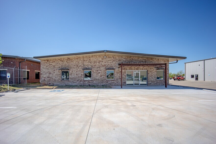More Photos Of 304 145th pl, Edmond Industrial For Sale