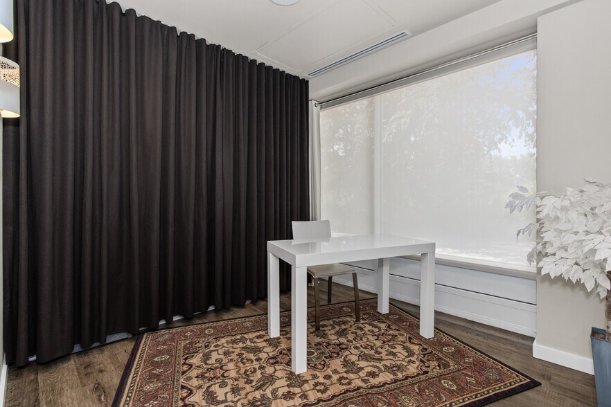 More Photos Of 2300 Chestnut Ave, Glenview Apartments For Sale