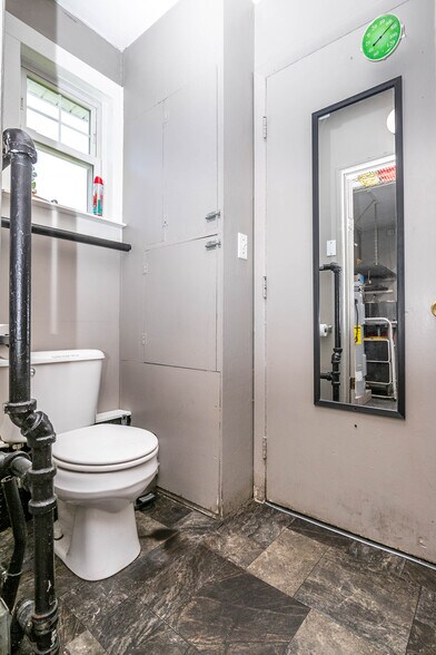 More Photos Of 961 E High St, Hicksville Restaurant For Sale