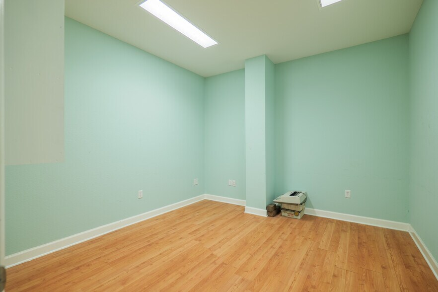 More Photos Of 450 W Highway 64, Lakeland Warehouse For Lease