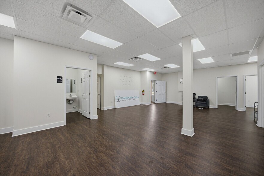 More Photos Of 7385 Applegate Ln, Chattanooga Medical For Sale