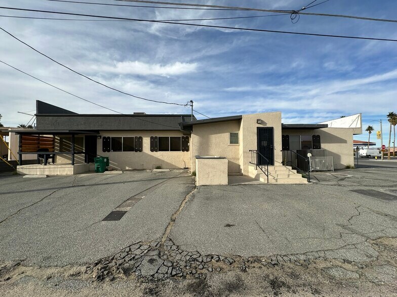 More Photos Of 73421 29 Palms Hwy, Twentynine Palms Office For Lease