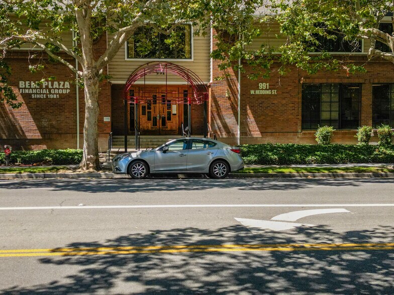 More Photos Of 991 W Hedding St, San Jose Office For Lease