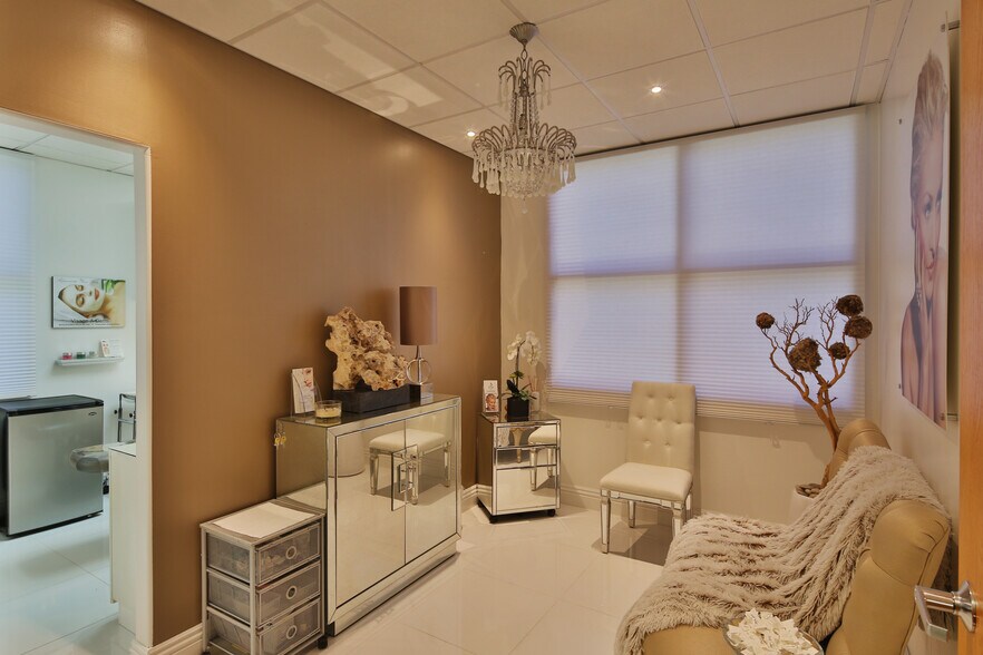 More Photos Of 11 Mareblu, Aliso Viejo Medical For Sale