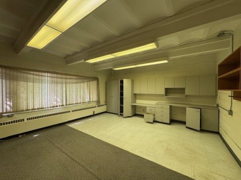 More Photos Of 1203 3rd Ave, Rockford Religious Facility For Sale