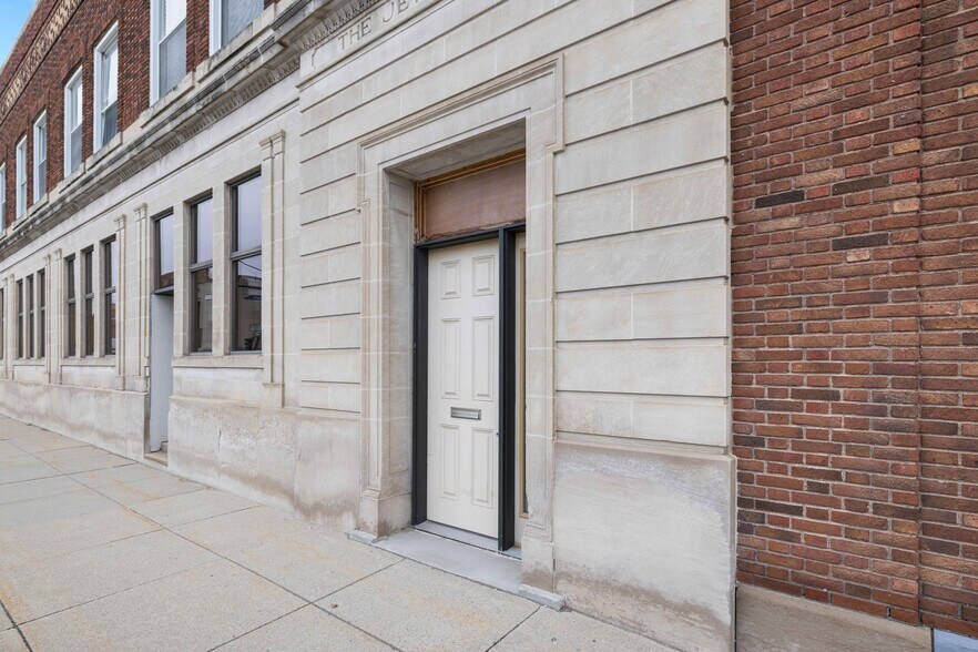 More Photos Of 104 1st Ave E, Newton Apartments For Sale