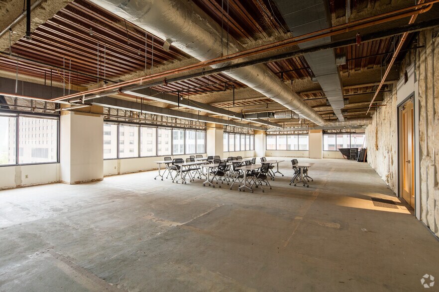 More Photos Of 200 N Broadway, Saint Louis Office For Lease