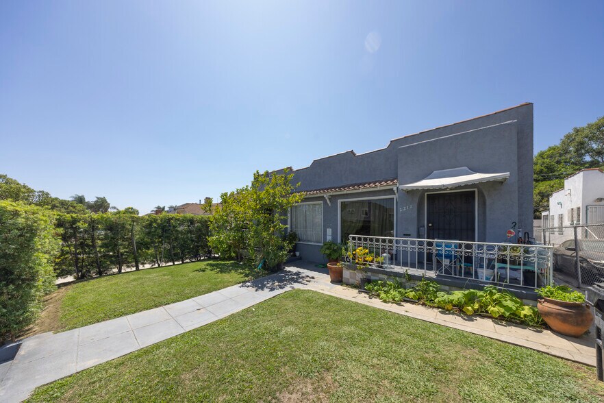 More Photos Of 2211 S Bronson Ave, Los Angeles Apartments For Sale