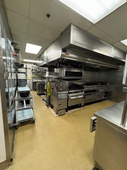 More Photos Of 8791 Lake Blvd, Kings Beach Restaurant For Sale