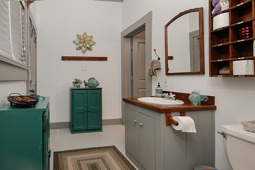 More Photos Of 15598 Bedford Ln, Conroe Specialty For Sale