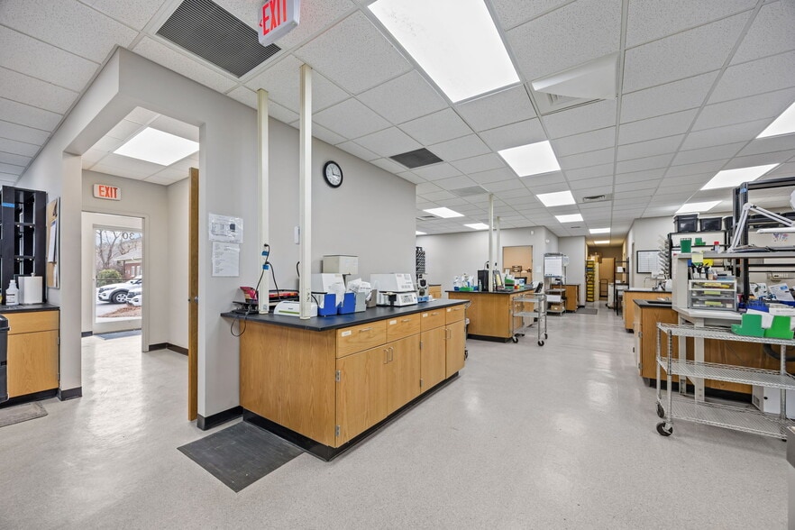 More Photos Of 9 Walden Ridge Dr, Asheville Medical For Lease