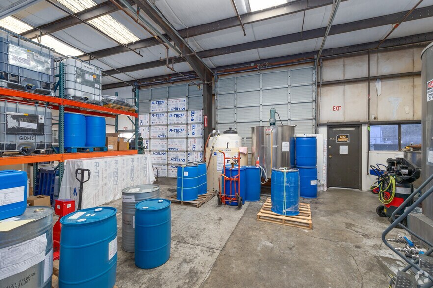 More Photos Of 12781-12783 NE Whitaker Way, Portland Warehouse For Lease