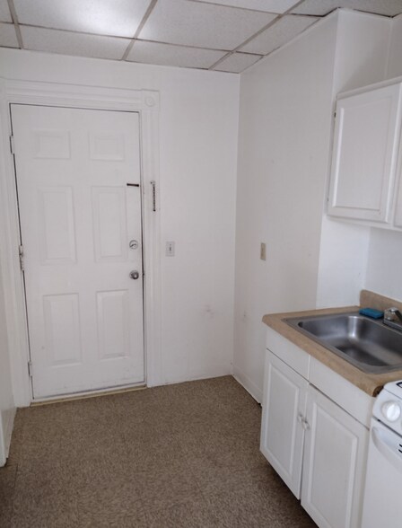 More Photos Of 807 E Main St, Waterbury Apartments For Sale