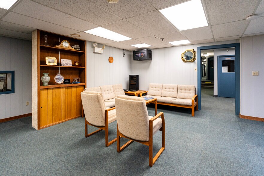 More Photos Of 11 Klein Dr, Salem Manufacturing For Sale