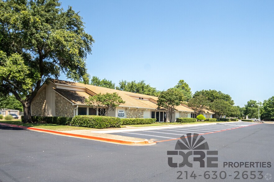 Primary Photo Of 1116-1126 W Pioneer Pky, Arlington Unknown For Lease