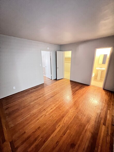 More Photos Of 2323-2325 H St, Sacramento Apartments For Sale