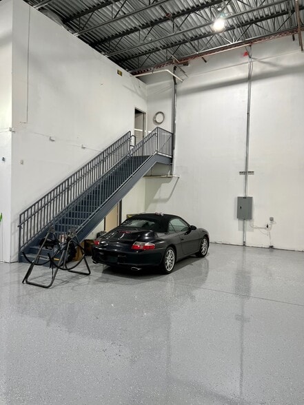 More Photos Of 5401 N Haverhill Rd, West Palm Beach Warehouse For Sale