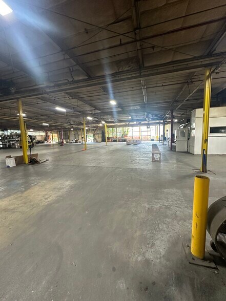 More Photos Of 2215 Union Blvd, Bay Shore Manufacturing For Sale