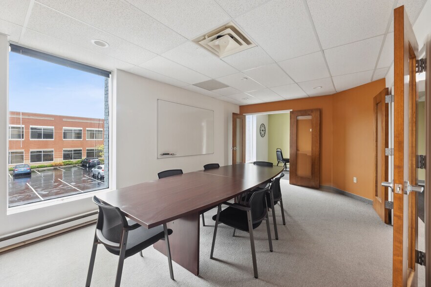 More Photos Of 9403 Kenwood Rd, Blue Ash Medical For Lease