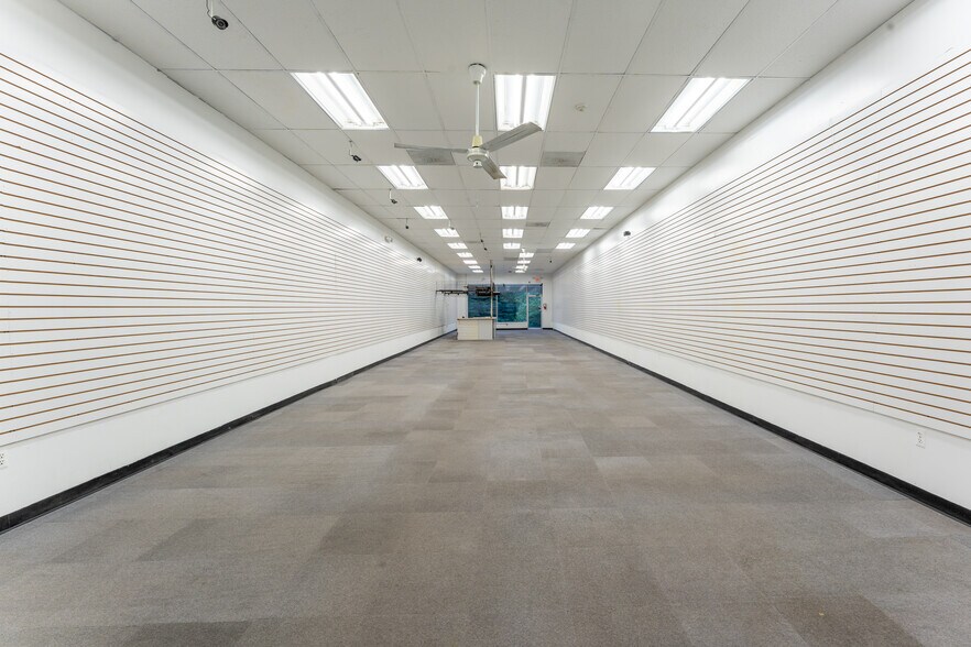 More Photos Of 240 US Highway 206, Flanders Restaurant For Lease