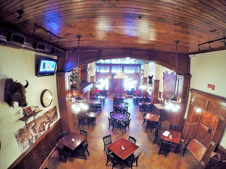More Photos Of 204 Clay St, Nocona Restaurant For Lease