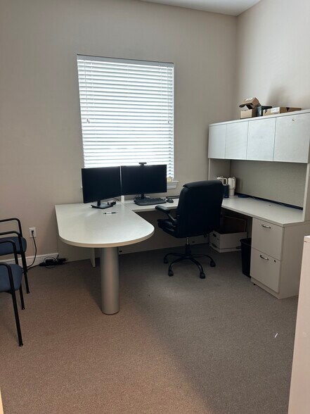 More Photos Of 2270 7th St, Mandeville Office For Lease