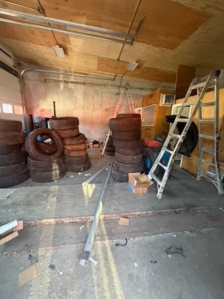 More Photos Of 106 Chestnut St, Lynn Industrial For Lease