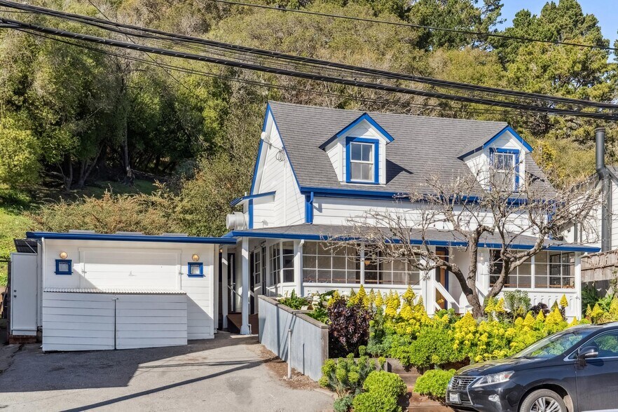 More Photos Of 11 Wharf Rd, Bolinas General Retail For Sale