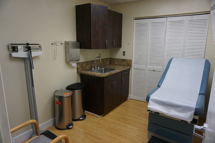 More Photos Of 9220 SW 72nd St, Miami Medical For Lease