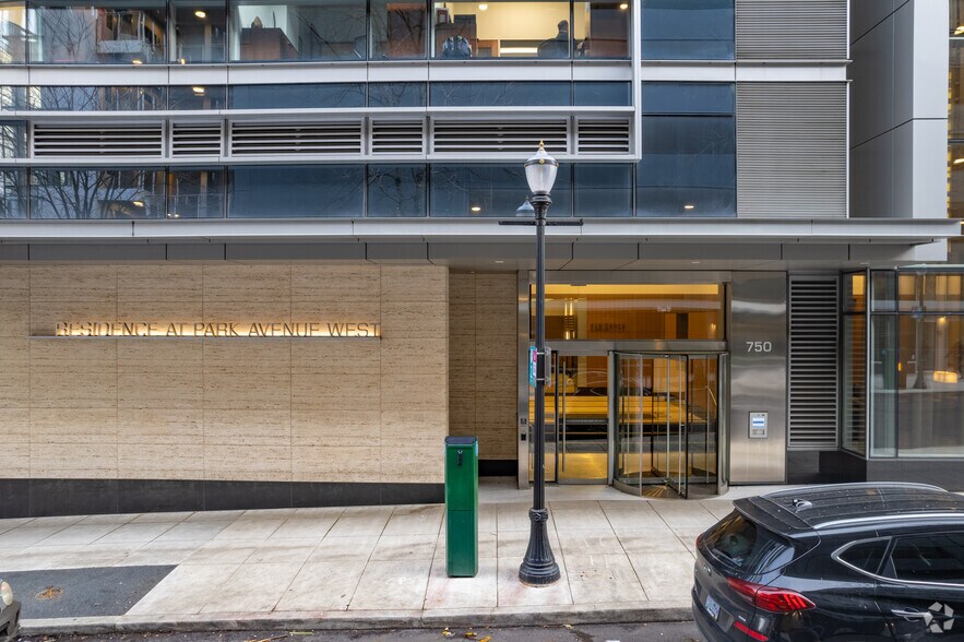 More Photos Of 760 SW 9th Ave, Portland Office For Lease