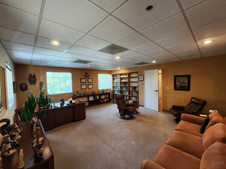 More Photos Of 1240 S Westlake Blvd, Westlake Village Medical For Sale