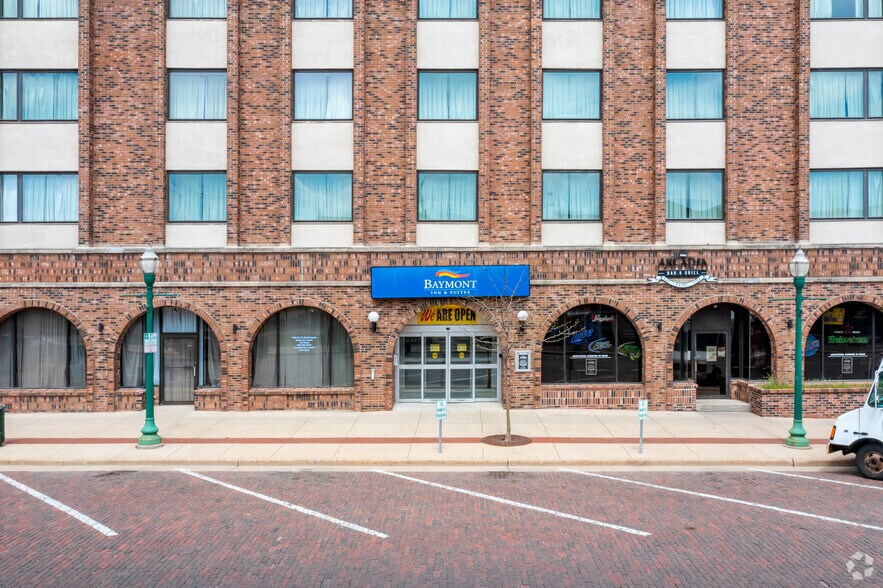 More Photos Of 215 E Walworth Ave, Delavan Hotel For Sale
