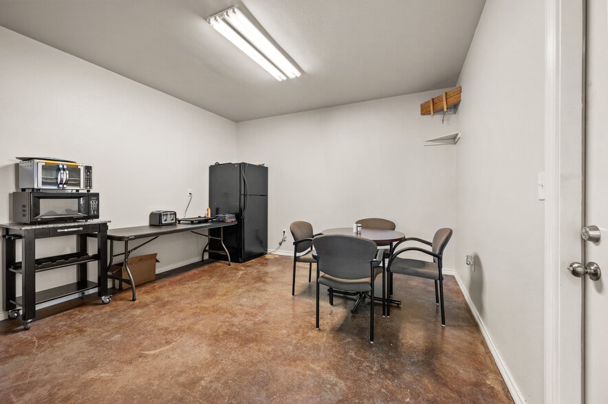 More Photos Of 204 County Road 4225, Bonham Industrial For Sale