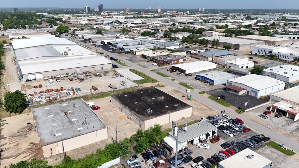 More Photos Of 7632-7636 E 46th Pl, Tulsa Unknown For Lease