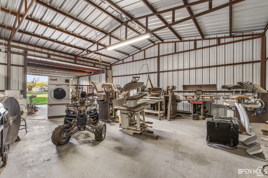 More Photos Of 1915 Kemp Blvd, Wichita Falls Office For Sale