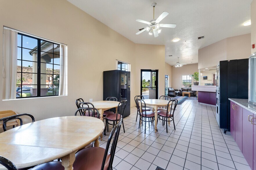 More Photos Of 260 W Main St, Vernal Hotel For Sale