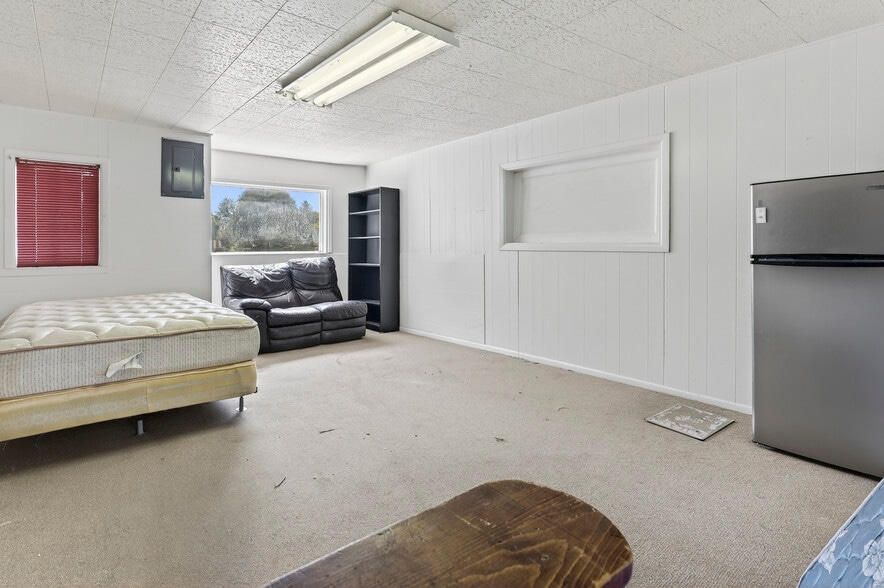 More Photos Of 2091 Locust Rd, Montrose Apartments For Sale