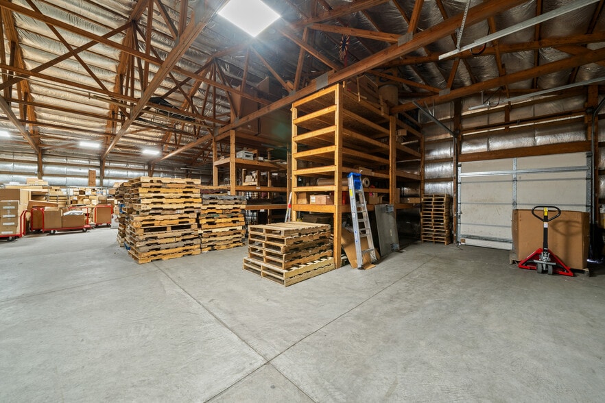 More Photos Of 130 Elizabeth Ln, Genoa City Industrial For Lease