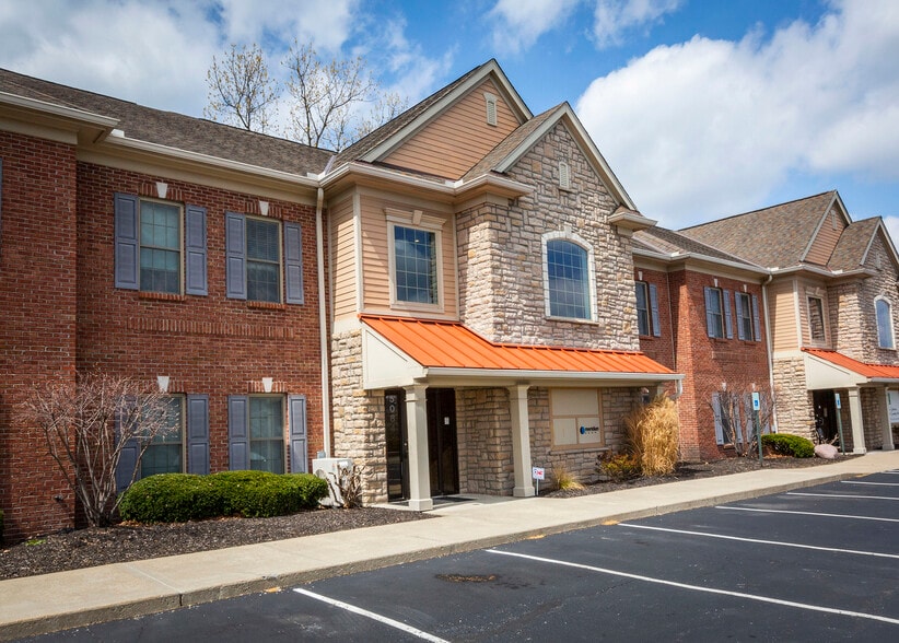 More Photos Of 5082-5086 Wooster Rd, Cincinnati Medical For Sale