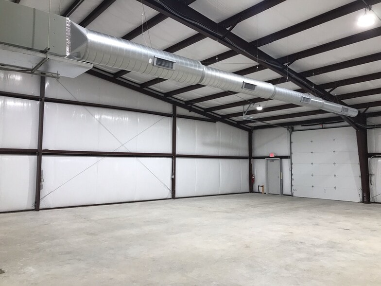 More Photos Of 179 Enterprise Pky, Boerne Flex For Lease