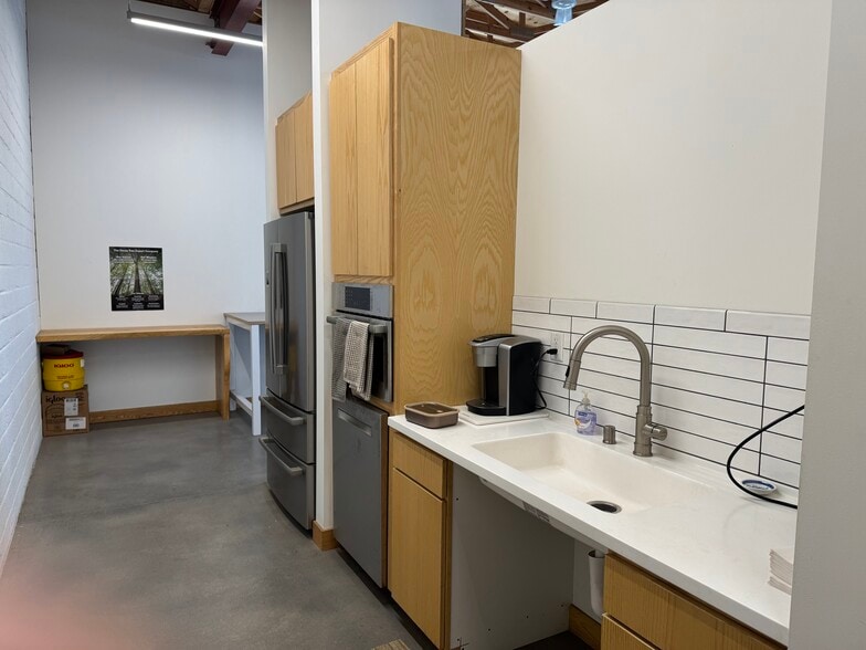 More Photos Of 1196 7th St E, Saint Paul Warehouse For Sale