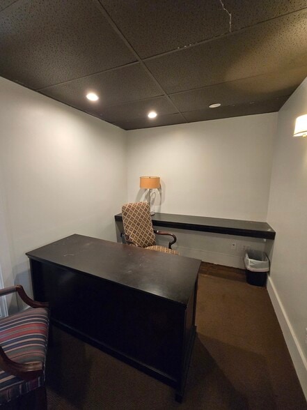 More Photos Of 2108 Airport Blvd, Mobile Office For Sale